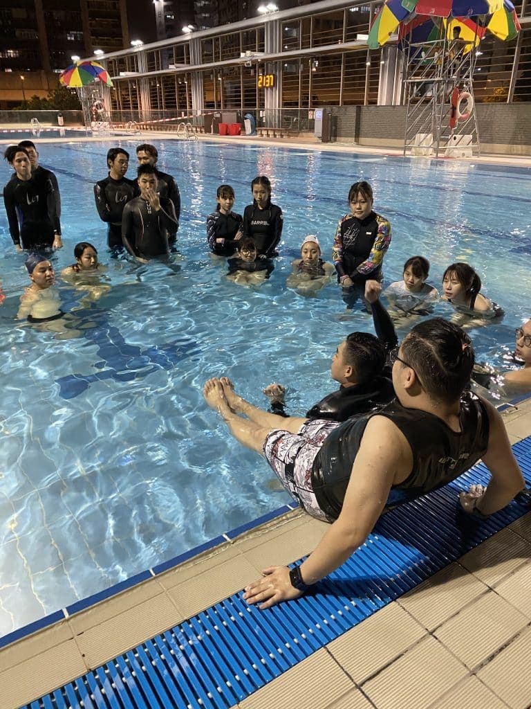 成人游泳班