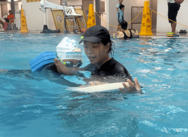 《學游水一定要由「吹泡泡」開始?拆解初學者的4大基本水感動作》