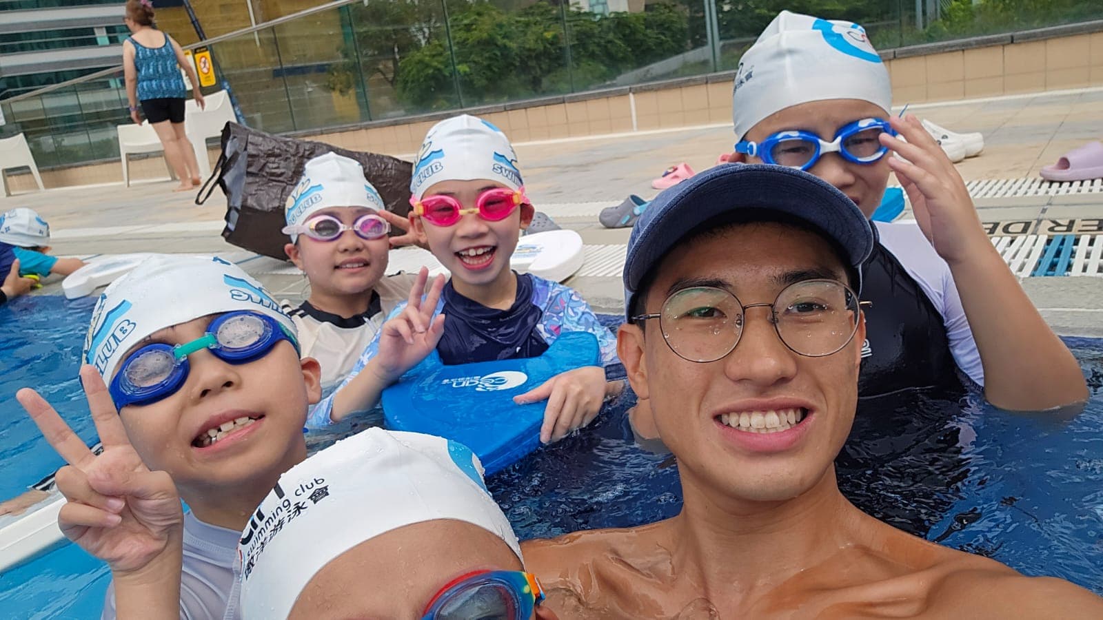 【學游泳全攻略】如何選擇合適的游泳班?從兒童到成人教學重點與好處拆解